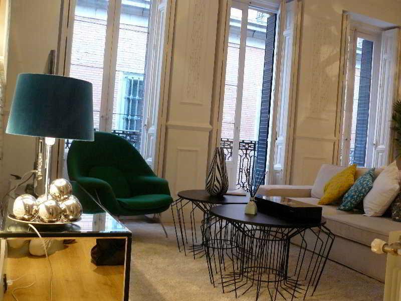 Apartamentos Manzana Madrid Extérieur photo